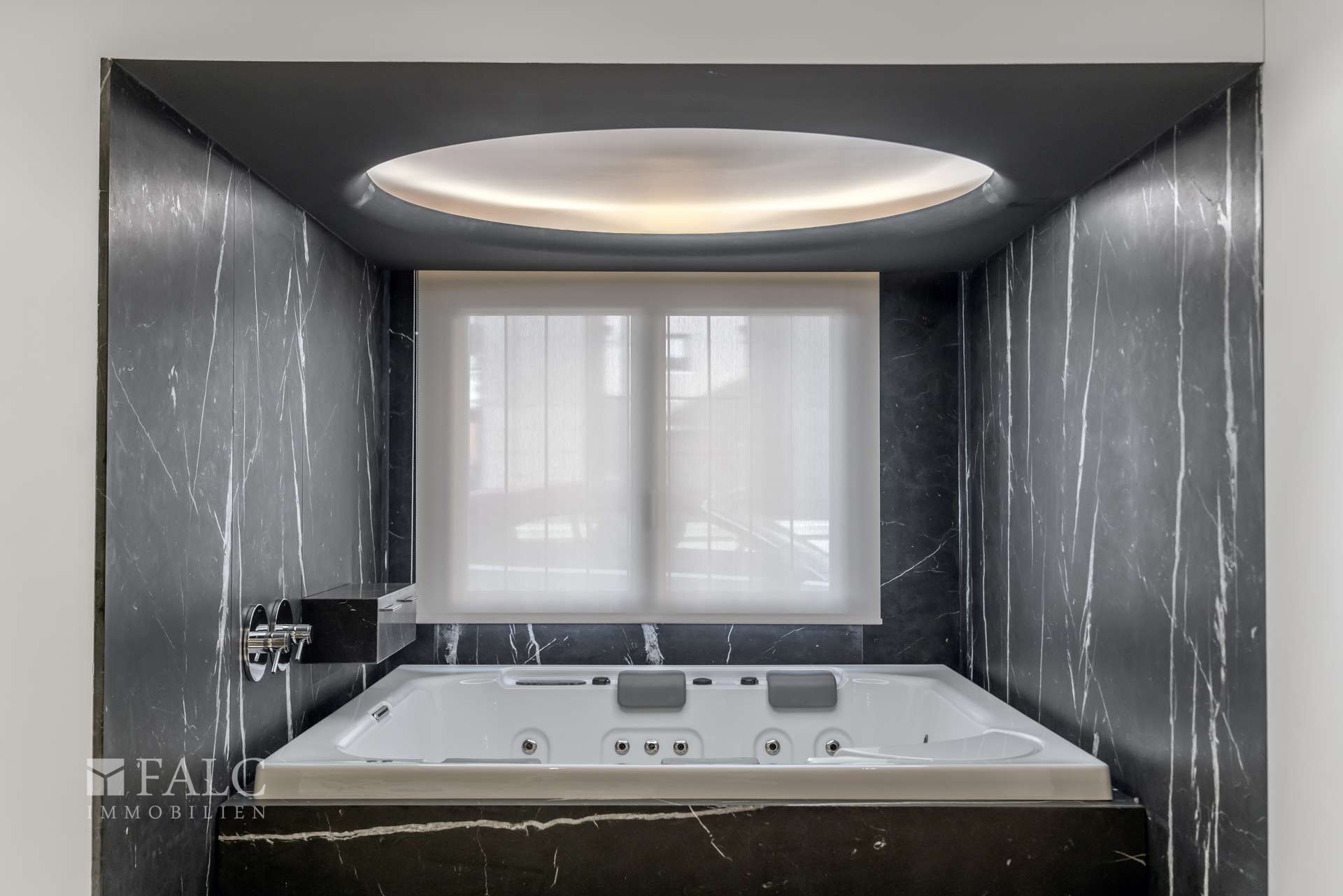 Jacuzzi